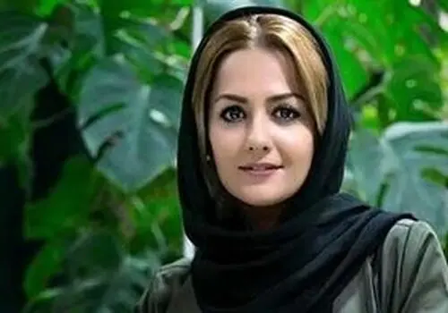 استایل کژوال بیتا سحرخیز در خیابان‌های تهران