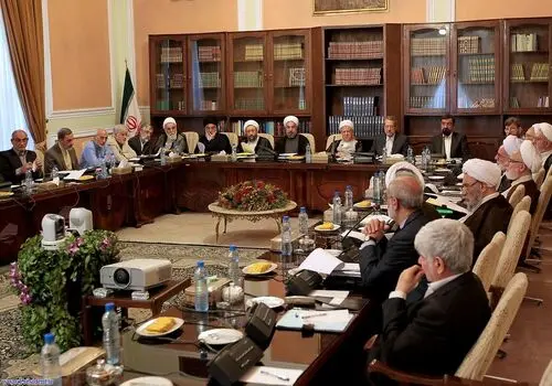 موافقت مجمع تشخیص مصلحت نظام با نظر دولت برای واردات خودرو در سال ۱۴۰۴