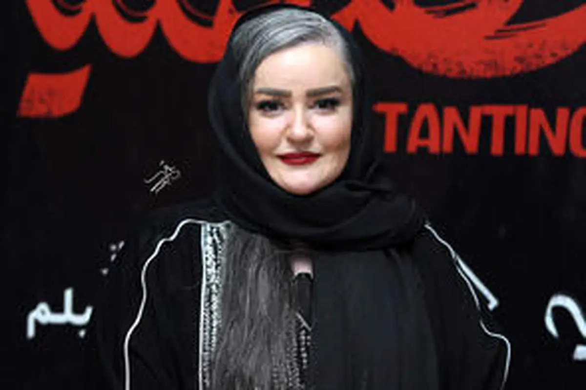 قابی از نعیمه نظام‌دوست و رضا نیکخواه در یک مراسم
