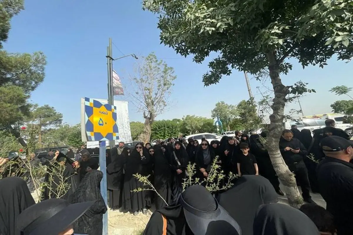 مراسم خاکسپاری شهیدان حاجیزاده و باقری برگزار شد