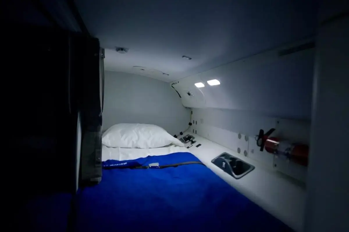 همه چیز درباره اتاق‌های کوچک مخفی هواپیما