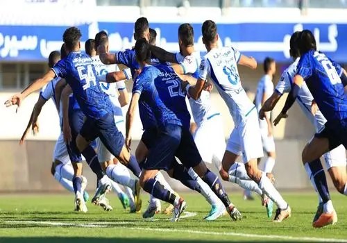 مربی لیگ برتری به دنبال جذب مهاجم استقلال؟!