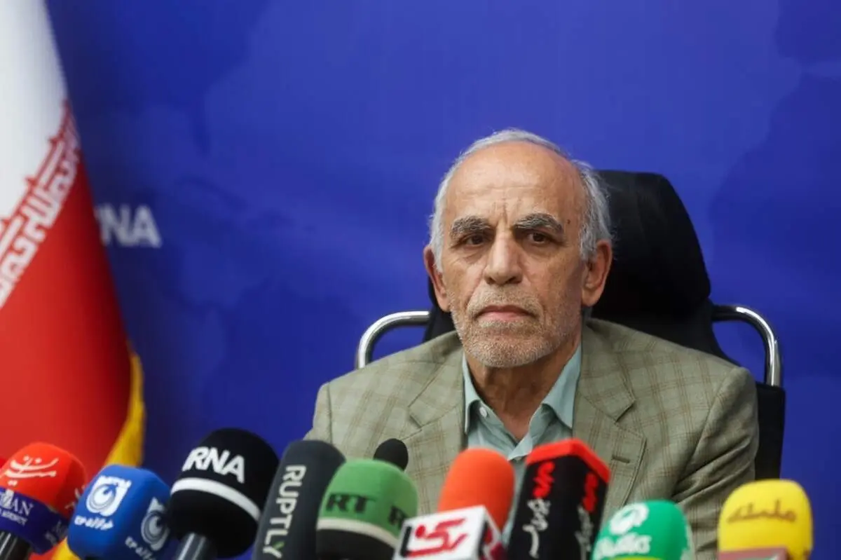 
رئیس ستاد پزشکیان: اگر در کشوری فسادهای بزرگ است بدانید که در انجا آزادی مطبوعات نیست
