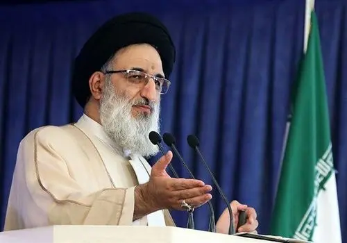 امام جمعه کرج: آمریکا گرفتار بی‌برقی است
