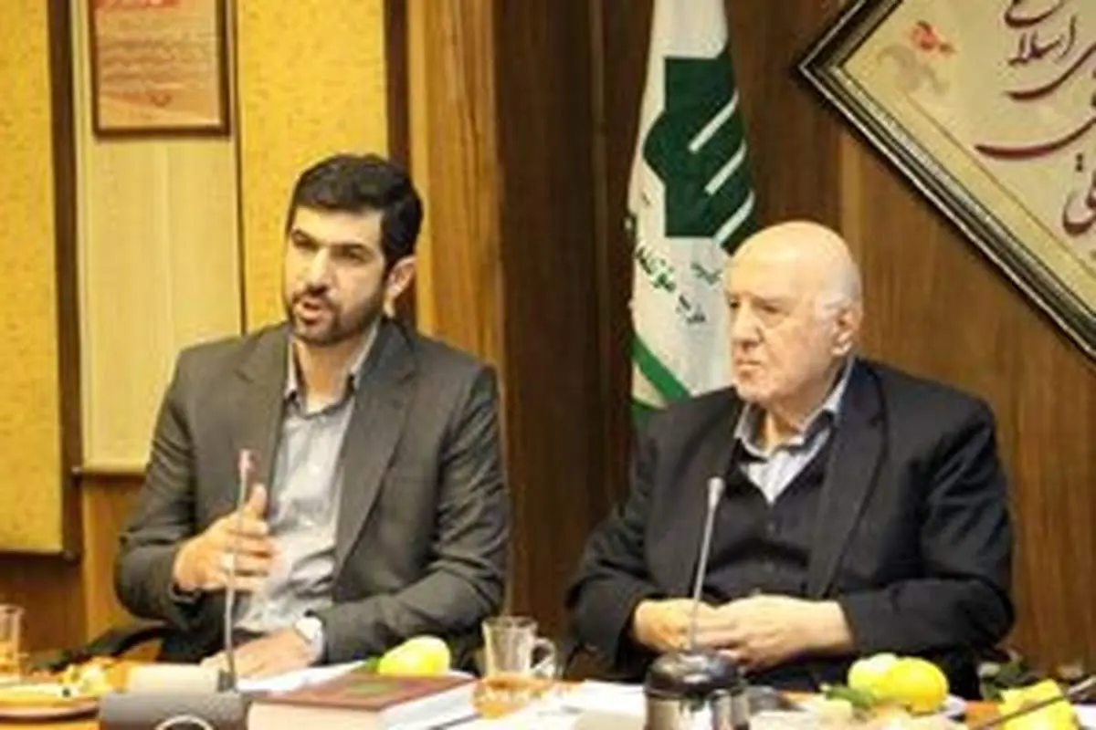 
آخوندی: فوتبال با یک دهم هزینه‌های فعلی نتیجه می‌گیرد
