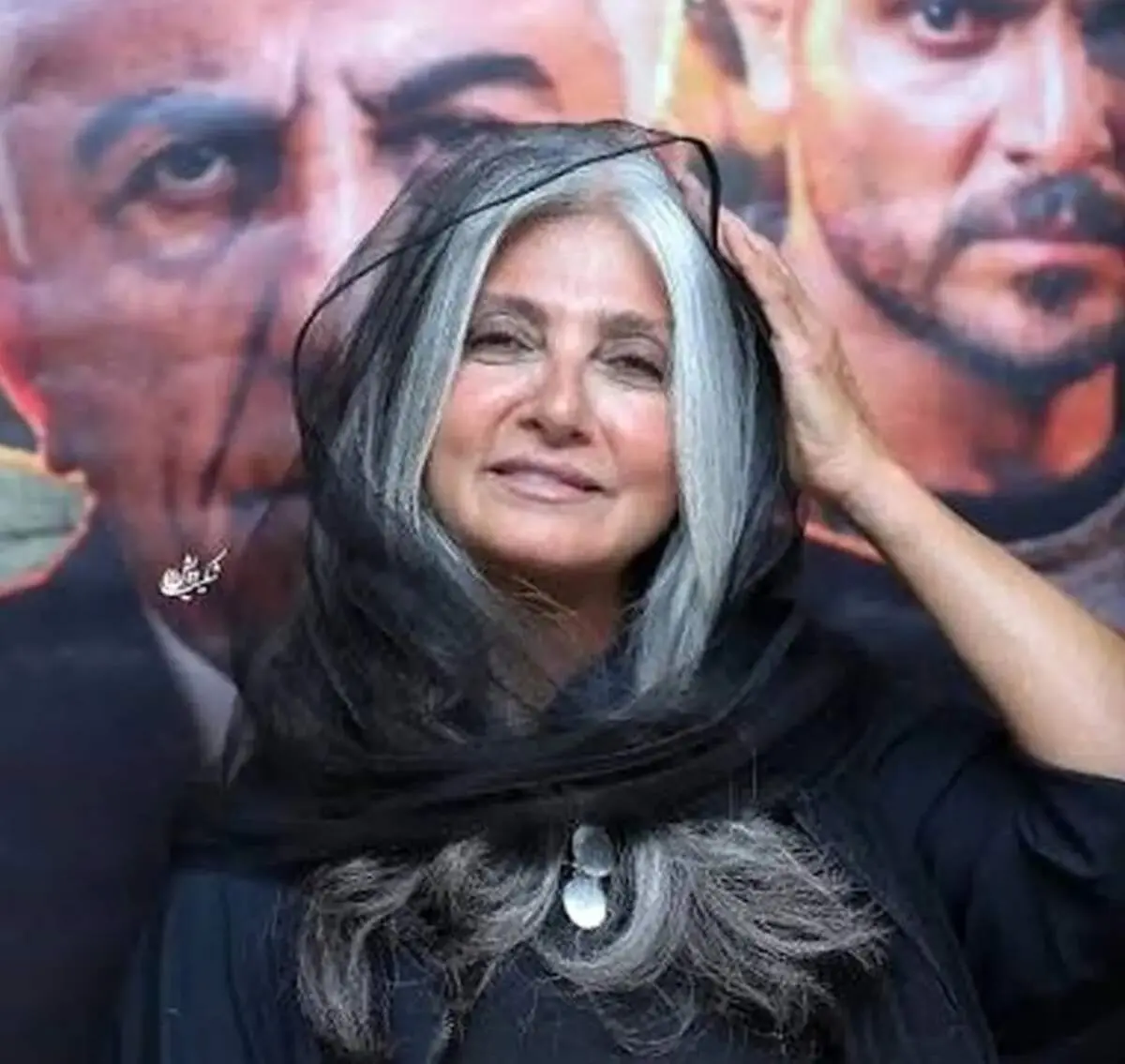 استایل باشکوه رویا جاویدنیا ملکه 60 ساله سینما در مراسم اکران سریال «بی‌عاطفه»