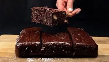 طرز تهیه خوشمزه ترین براونی خیس شکلاتی فقط با ۴ قلم مواد+ فیلم / سالم ترین دسر براونی شکلاتی برای کسانی که رژیم دارند