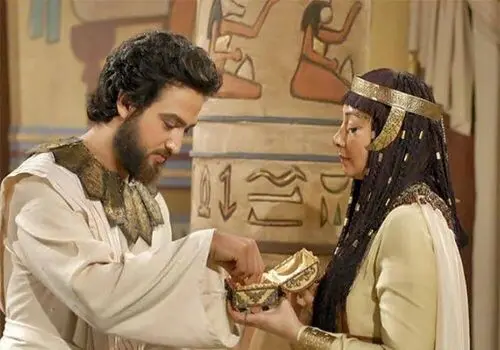 خرس عصبانی و لحظه ترسناک حمله به یک مرد+فیلم
