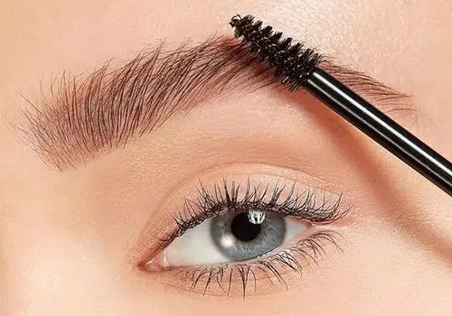 چگونه مژه و ابروهای پرپشتی داشته باشیم
