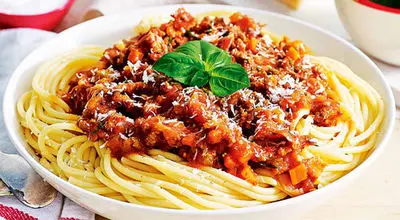 طرز تهیه اسپاگتی بلونز حرفه‌ای؛ شام گرم زمستانی

