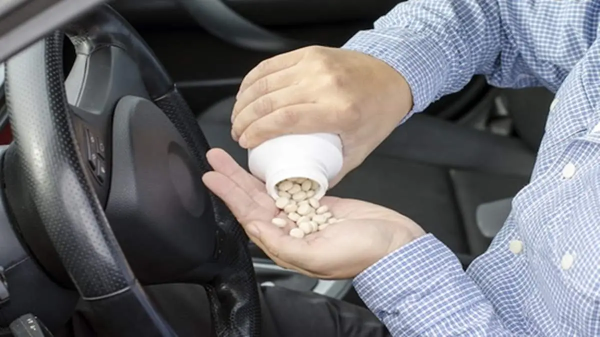 خطرات مصرف داروها قبل از رانندگی: آگاهی و پیشگیری برای رانندگی ایمن