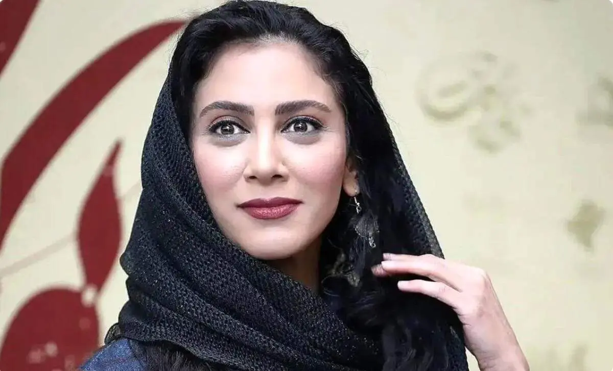 چهره تازه مونا فرجاد، با کَمی کمک از خواهرش