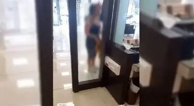 ماجرای حضور زن نیمه برهنه در یکی از بانک‌های اصفهان