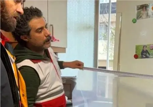 تصاویری از حضور بازیگر گاندو در جمع امدادگران