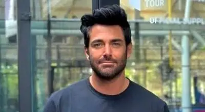 کلافگی رضا گلزار از هنرنمایی یکی از طرفدارانش سوژه شد/ویدیو 