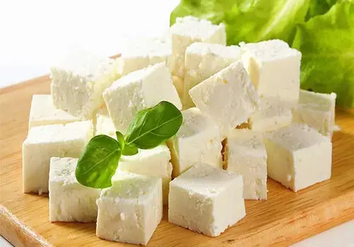 پنیر و سلامت بدن؛ آیا مصرف روزانه توصیه می‌شود؟

