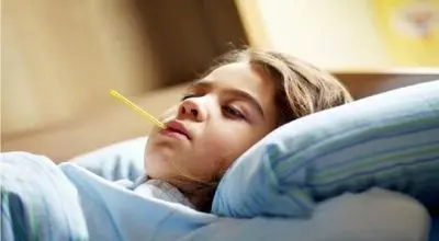 هشدار؛ دوش آب سرد می‌تواند کودک تب‌دار را وارد شوک کند