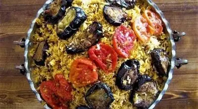 ناهارت با من: بادمجان پلو قزوینی؛ طعمی اصیل و متفاوت در سفره شما