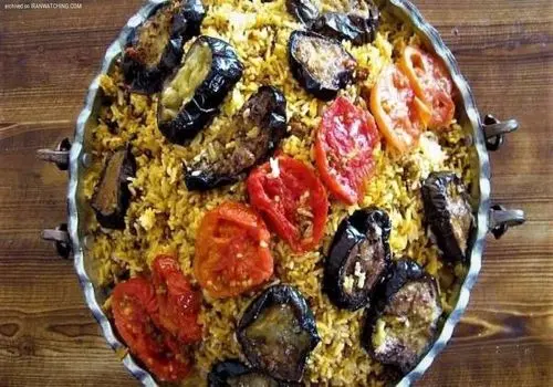 ناهارت با من: بادمجان پلو قزوینی؛ طعمی اصیل و متفاوت در سفره شما