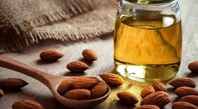 ۹ خواص روغن بادام تلخ که از آن بی‌خبرید