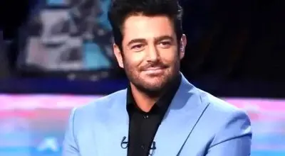 محمدرضا گلزار با عینک طبی هم خوش قیافه است!