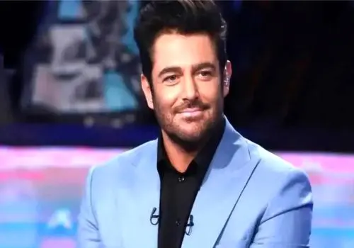 محمدرضا گلزار با عینک طبی هم خوش قیافه است!