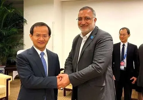 عکس قدیمی زاکانی از دهه هفتاد شما را انگشت به دهان می کند