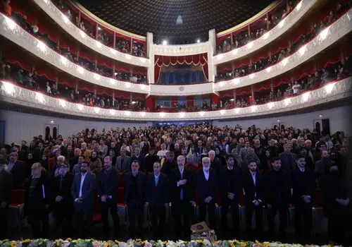 تصویر خانوادگی جدید بهنام تشکر در کنار همسرش آیدا یزدانی
