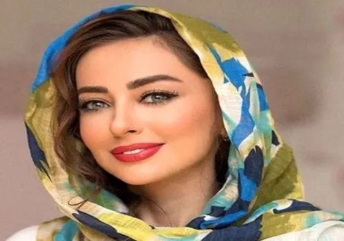 استایل تمام‌صورتی نفیسه روشن در کنار حیوان خانگی‌اش!
