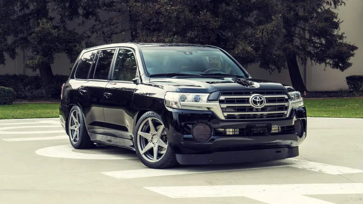 سرعت لامبورگینی در خاصترین لندکروز دنیا با لقب سریعترین SUV جهان