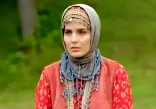 غزاله اکرمی با لباس عروس تست گریم داد