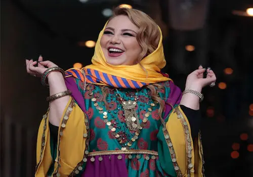 در آستانه روز مادر بهنوش بختیاری از مادر خود رونمایی کرد 