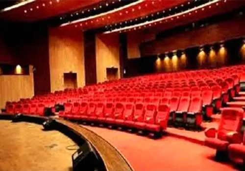 تصاویری از سینما شکوفه تهران در پی حملات آمریکایی - صهیونی/ ویدئو