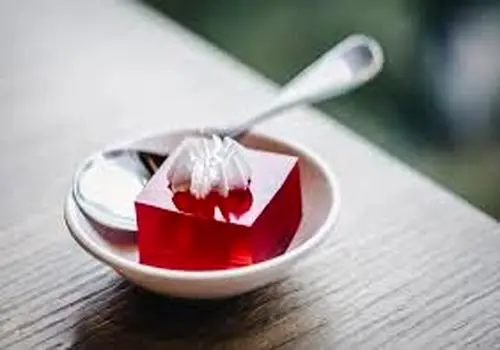 آیا خوردن ژله باعث چاقی صورت می‌شود؟