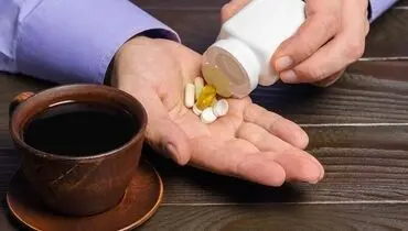 باورهای اشتباه درباره خوردن دارو با چای و قهوه
