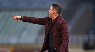 توهین عجیب اوسمار به بازیکنان پرسپولیس کنار زمین/ویدیو 