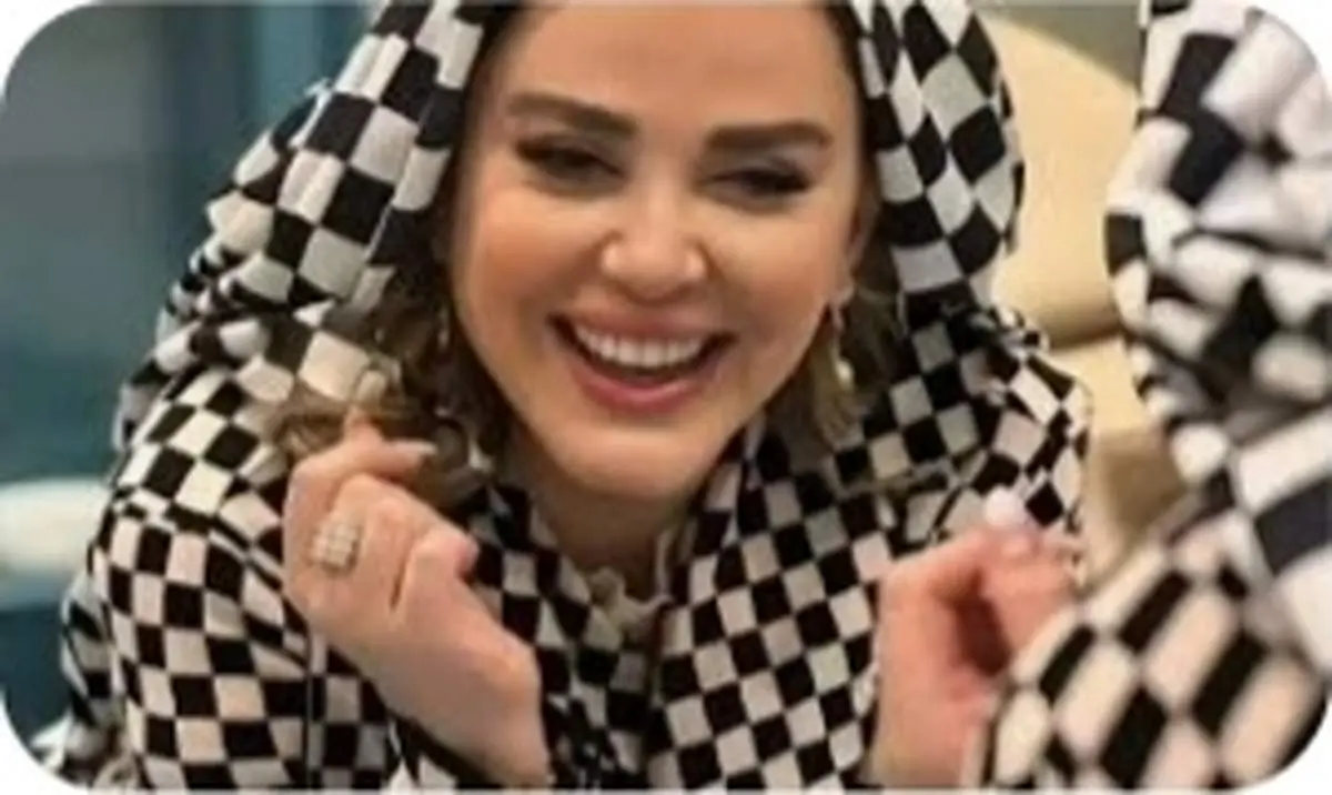 پوشش و ژست عجیب بهاره رهنما