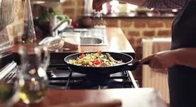 
۵ اشتباه بزرگ در آشپزی خانگی که باید از آن اطلاع داشته باشید
