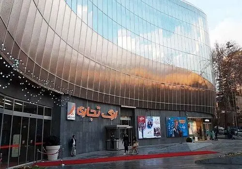 آسیب دیدگی لوله آب در میدان قدس درحال ترمیم است/ آب قطع نشده است

