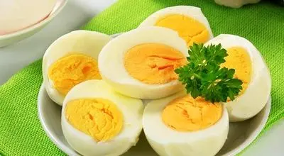 آیا زرده تخم‌مرغ برای ورزشکاران مضر است؟

