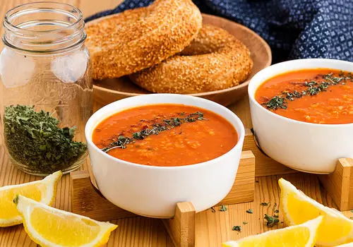 طرز تهیه سوپ گوجه و پنیر خوشمزه و مقوی

