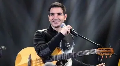 خواننده محبوب پاپ بعد از دوره درمان به صحنه برگشت+فیلم
