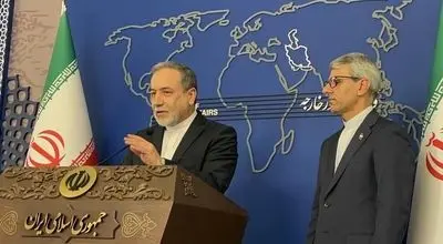 عراقچی: خبرنگار و دیپلمات، هم‌سنگر یکدیگر در میدان روایت هستند