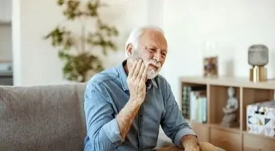 چرا دندان مصنوعی درد می کند؟