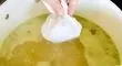 گرفتن روغن اضافی غذا با یخ 