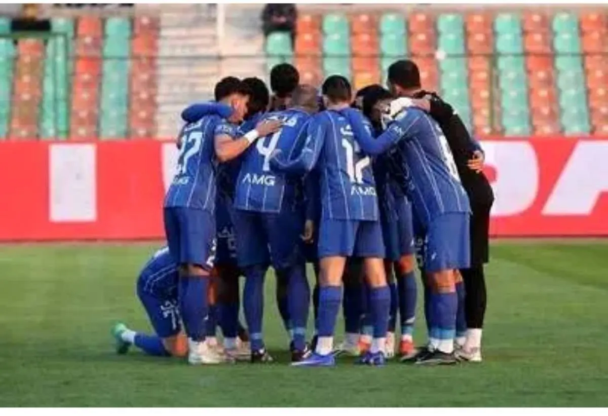 خوش گذرانی ستاره تیم استقلال در سواحل اسپانیا+تصویر