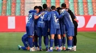 خوش گذرانی ستاره تیم استقلال در سواحل اسپانیا+تصویر