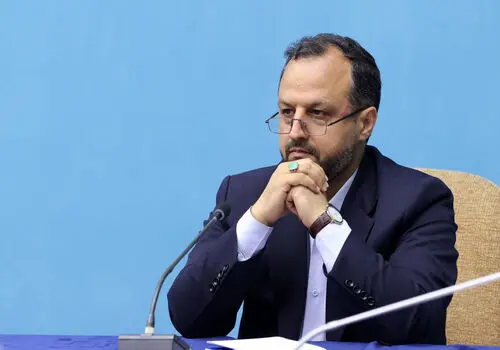 پزشکیان: خبر استیضاح وزیر اقتصاد به بی‌ثباتی بازار دامن زده است
