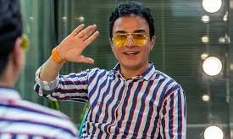 عمو پورنگ و مه‌لقا باقری در پشت صحنه صمیمانه "اکسیر"