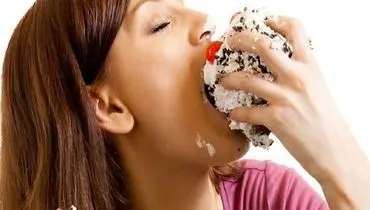 عوارض خوردن شیرینی قبل از خواب